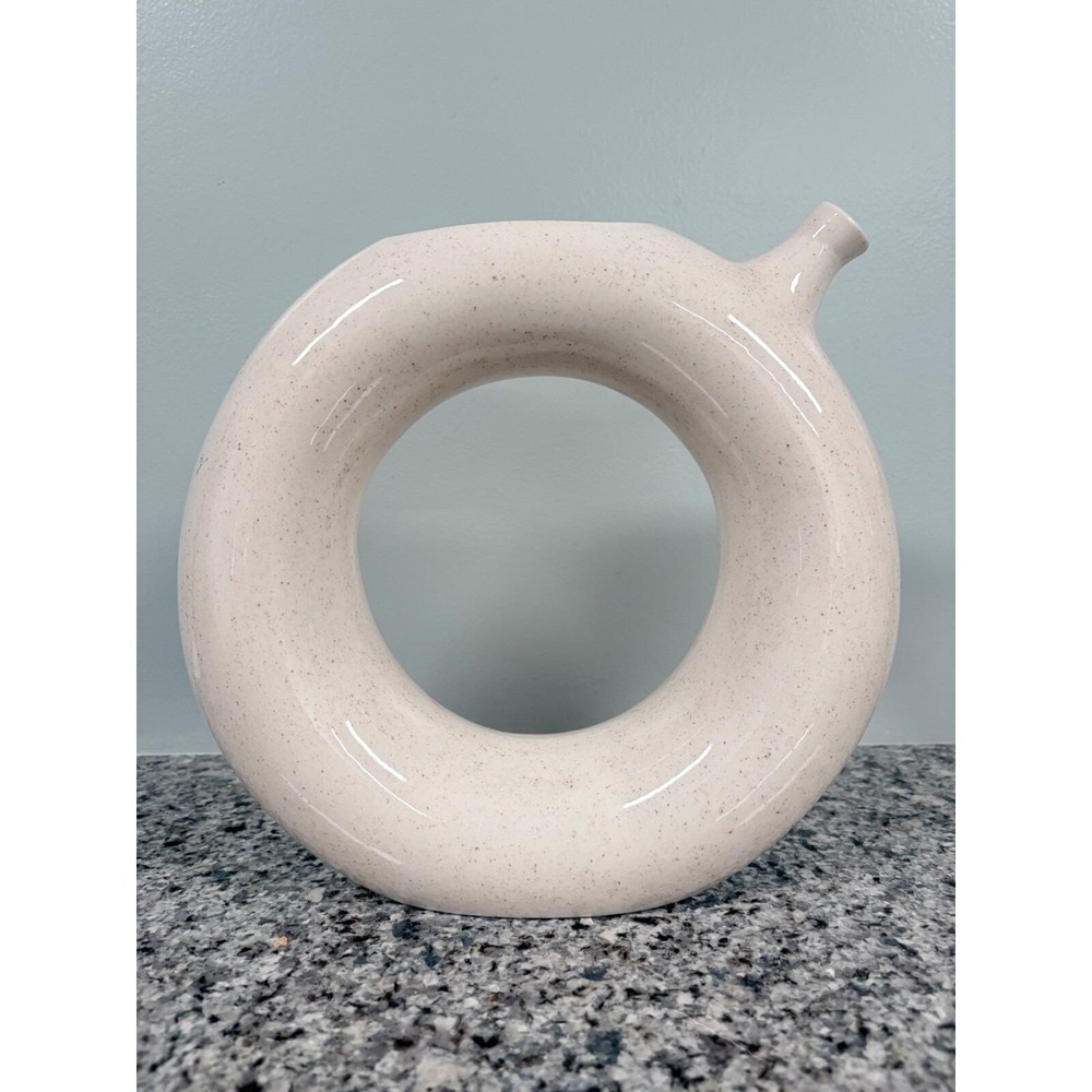 Vintage Strawberry Ceramic Donut Vase Speckled Cream Circular Bud Vase 8.5" - Picture 3 of 4